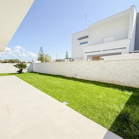 Twinsandbi A アパート *