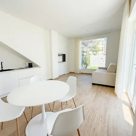 アパート Twinsandbi A *